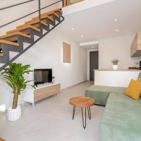 Cosy & Elegant Loft Suite In The City Center 자킨토스 타운 외부 사진